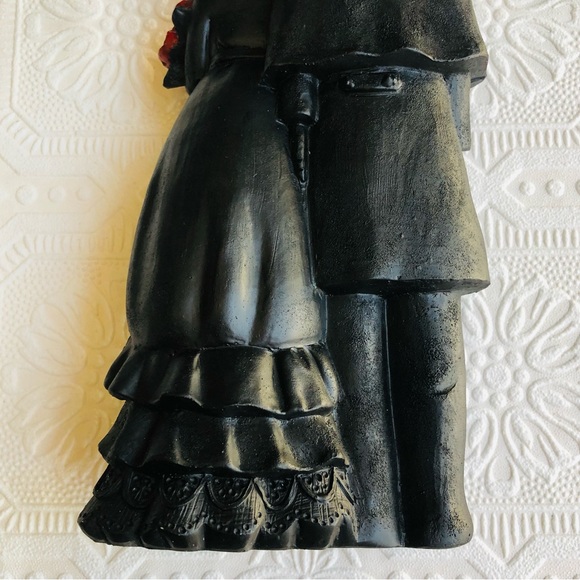 Day of The Dead Couple Figurine - Picture 9 of 16